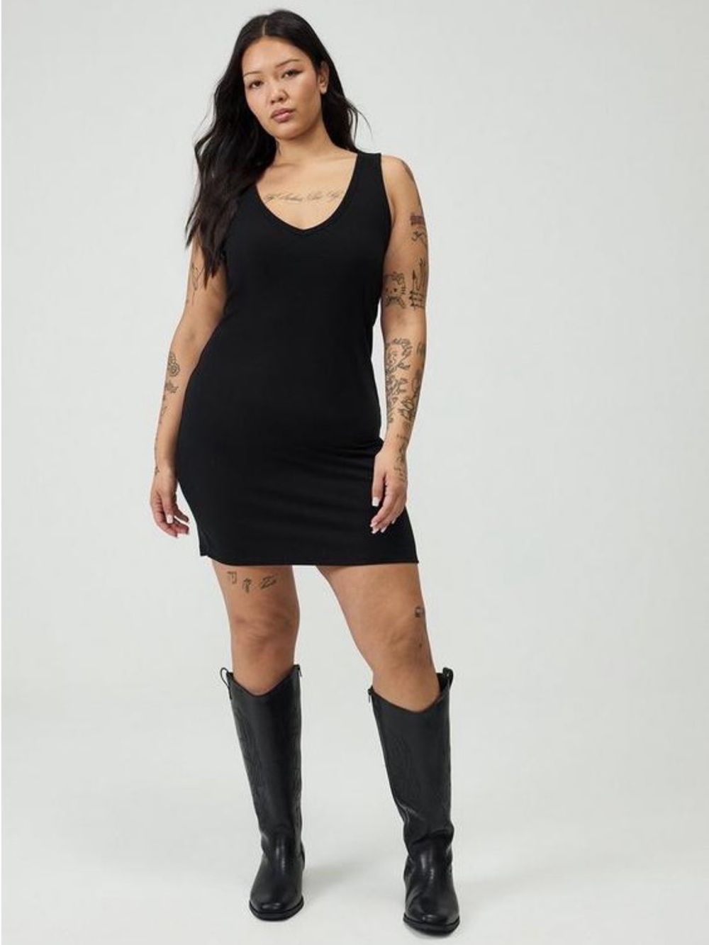 Women's Black V-neck Ribbed Dress